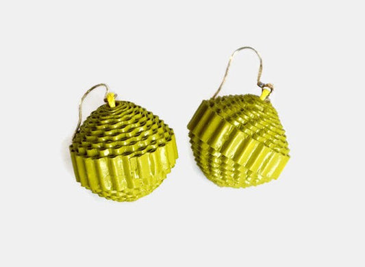Hay Green: Earrings PALLA - made of corrugated cardboard