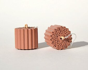 Terracotta RULLO:  Earrings made of corrugated cardboard