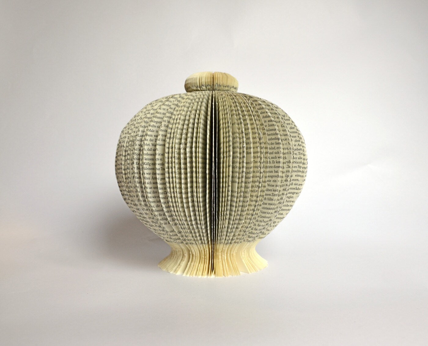 Flacon III - cutted book sculpture