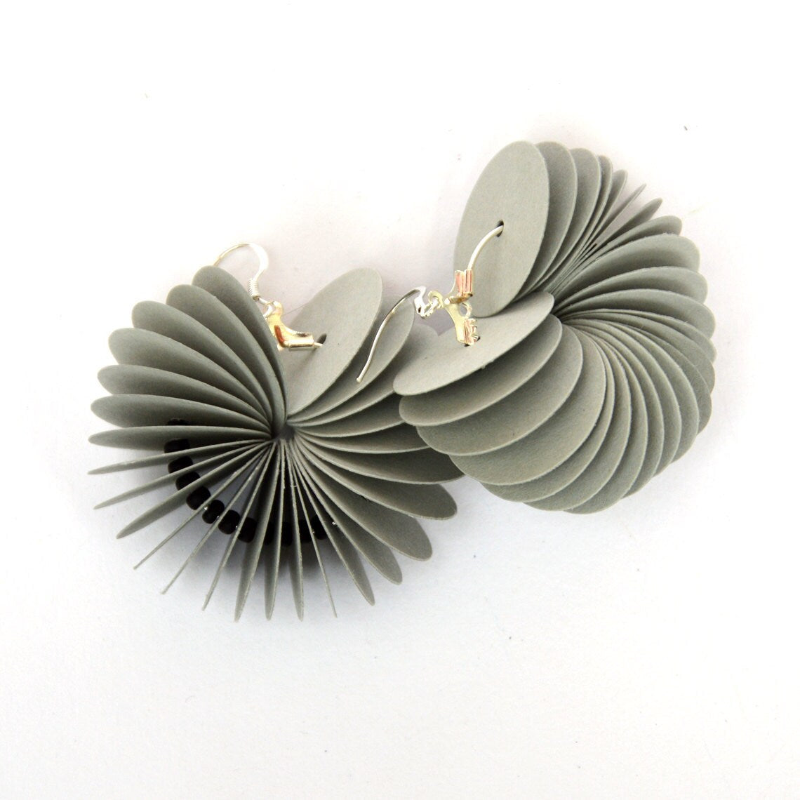 light grey: Dangle Earrings CARTA