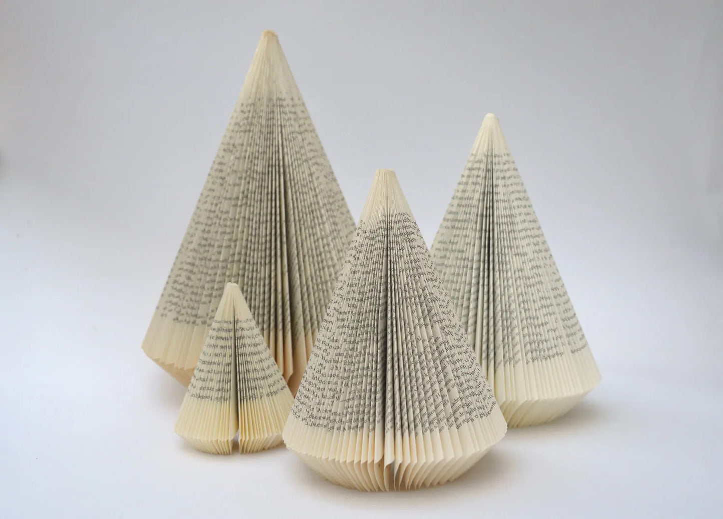 Brilliant - Christmas Decoration: folded Book Art hanging Ornament