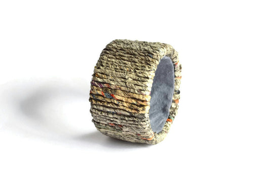 Bracelet made of newspaper yarn