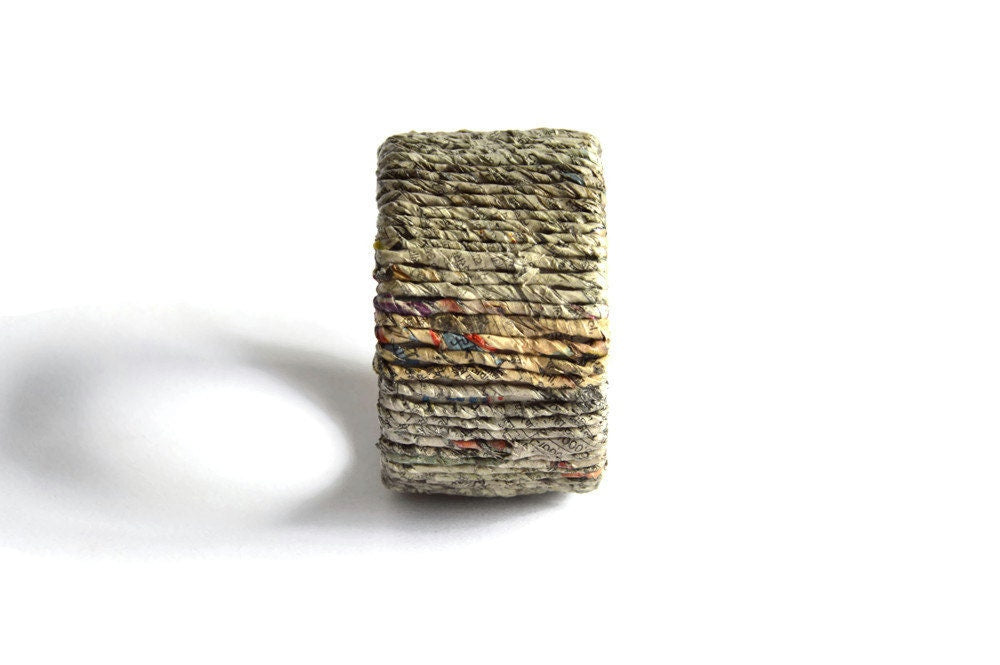 Bracelet made of newspaper yarn