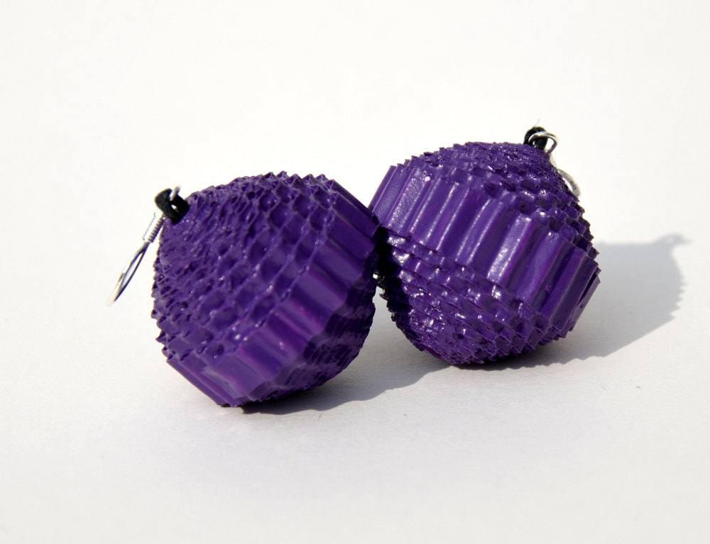 Violet: Statement Pendant CONO - corrugated cardboard