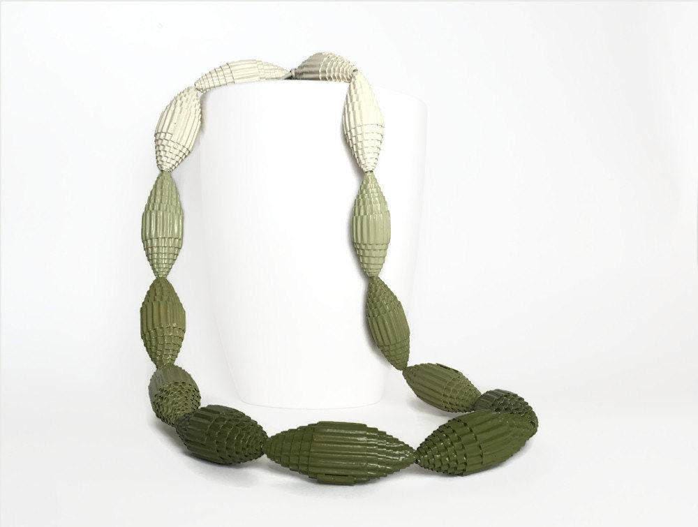Kaki ombré: Necklace with Beads of Corrugated Cardboard FILA