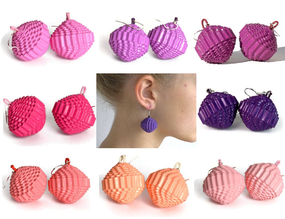 Paper Beads of corrugated cardboard - balls