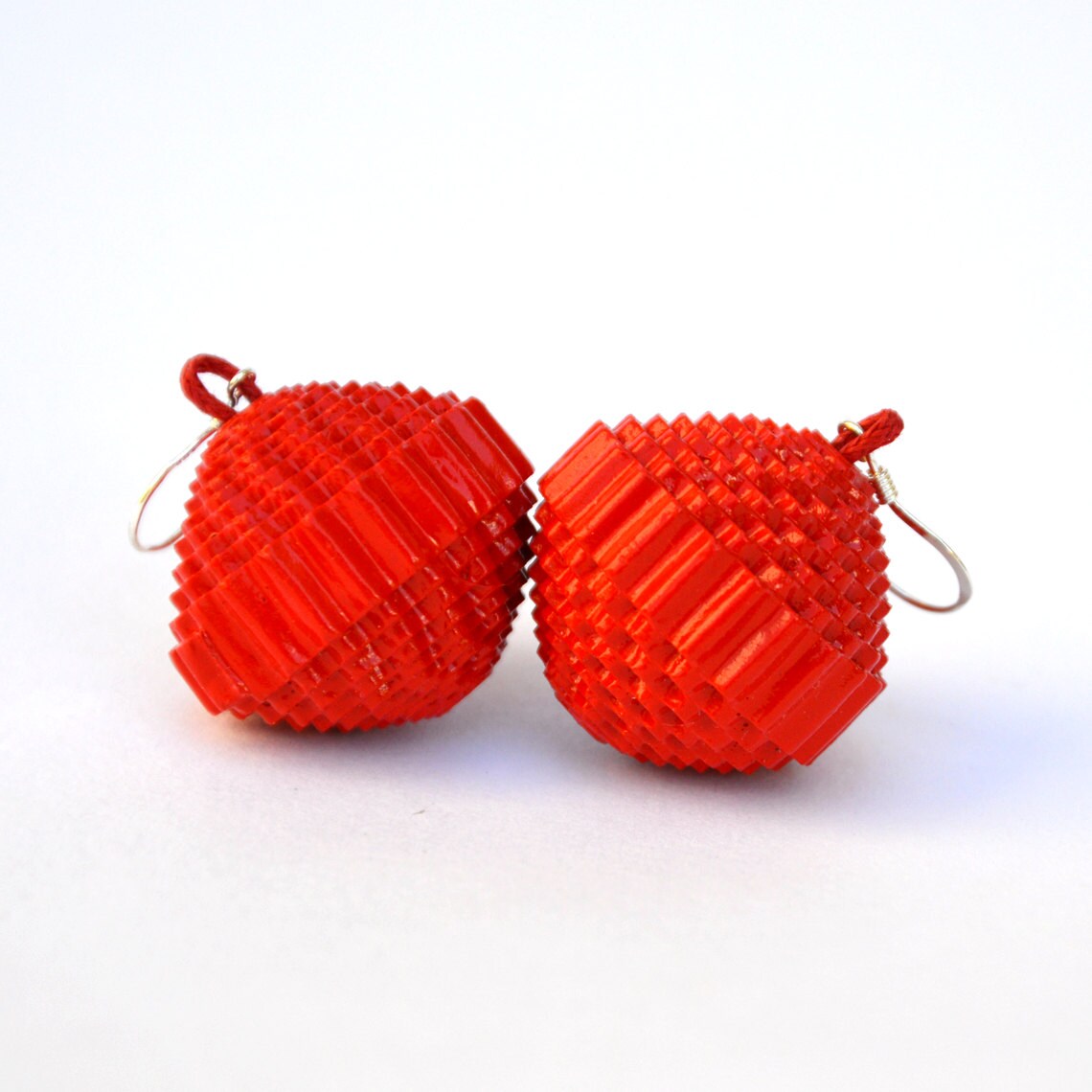 Red: Earrings PALLA - made of corrugated cardboard