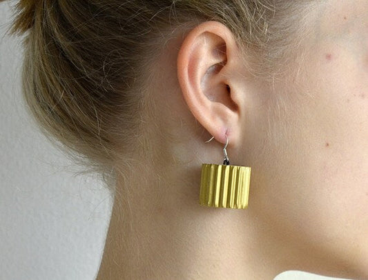 Golden RULLO:  Earrings made of corrugated cardboard