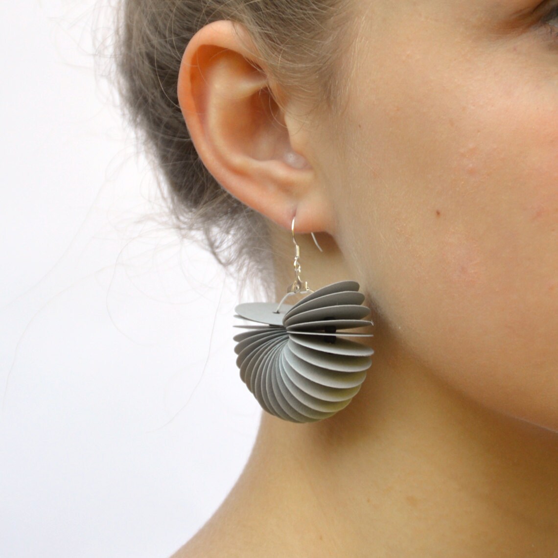 light grey: Dangle Earrings CARTA