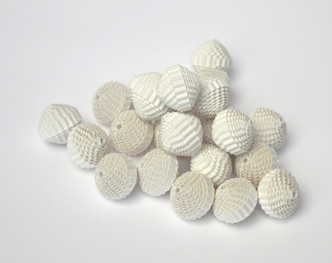 Paper Beads of corrugated cardboard - balls